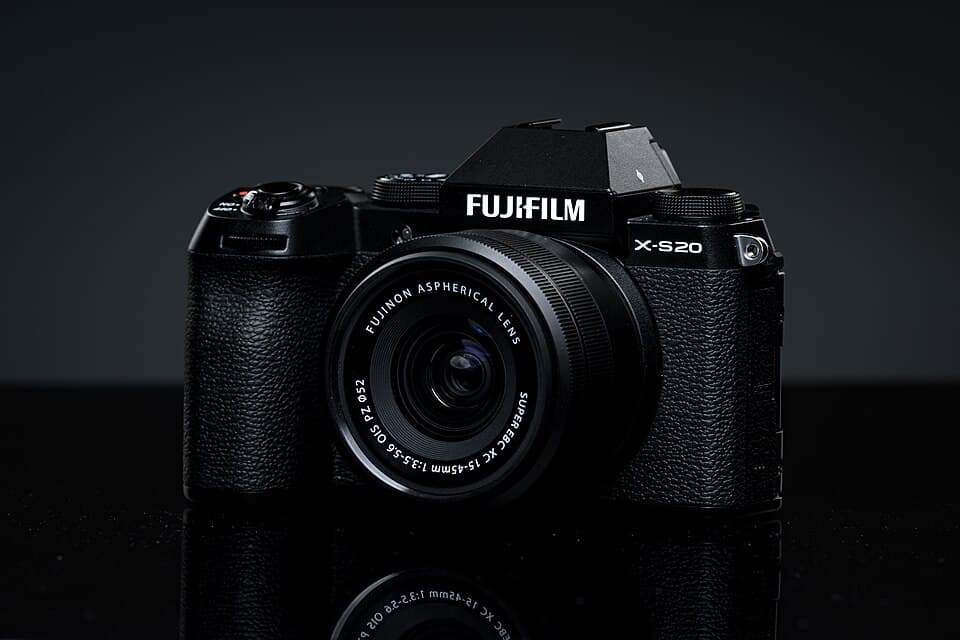 Sewa Fujifilm X-S20 + 18-55mm — Content Creator Jakarta