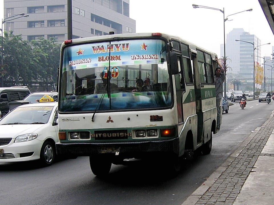 Sewa Isuzu NQR Microbus 2022 + Sopir Yogyakarta