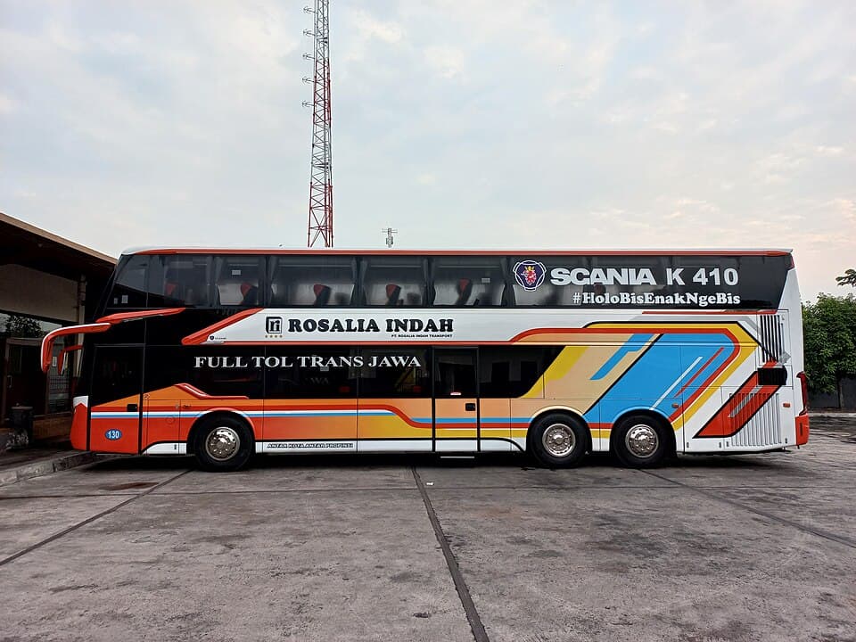 Sewa Scania K410IB Luxury Coach 32 Kursi Bali
