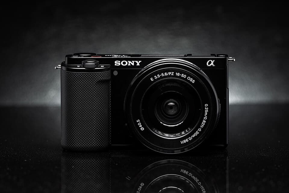 Sewa Sony ZV-E10 + 16-50mm — Kamera Vlog Terbaik Jakarta