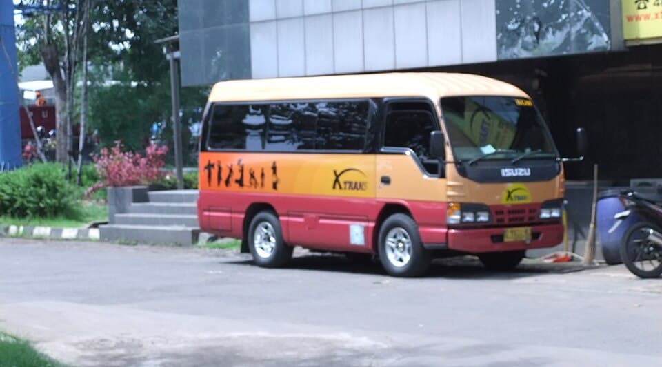 Sewa Toyota Hiace Commuter 2023 + Sopir Bandung