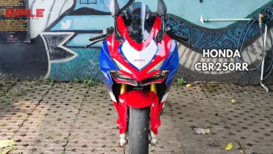 CBR 250 (5) Motorcycle rental Jakarta