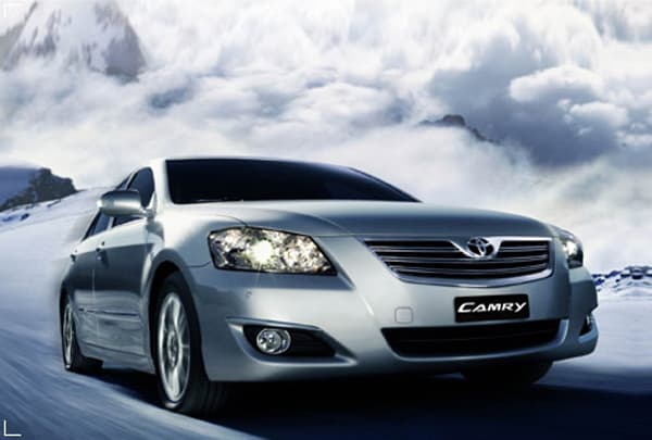 Toyota Camry 2024 租赁 Mobil Medan