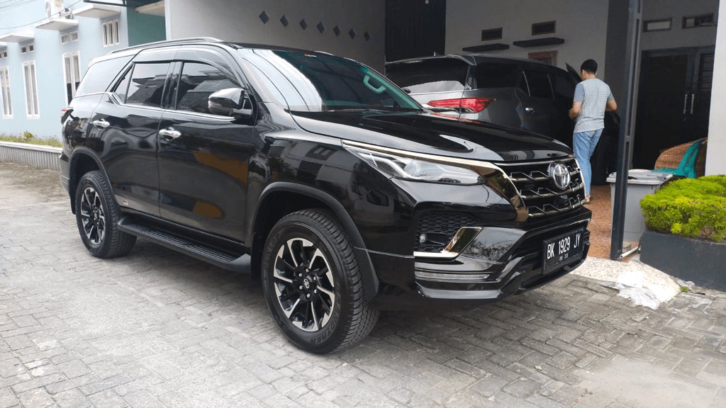 Toyota Fortuner GR 2024 Car rental Medan
