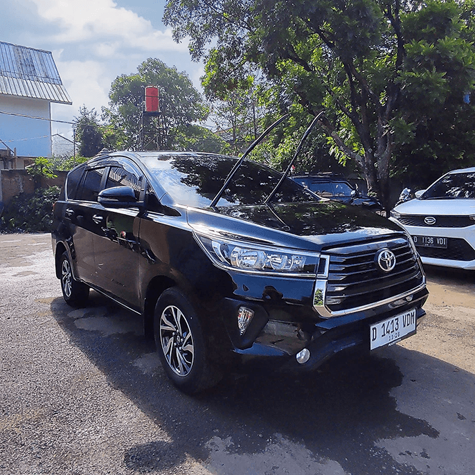 Toyota Innova Reborn Car rental Bandung