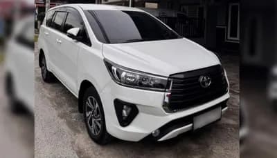 Toyota Innova sewa Mobil Medan
