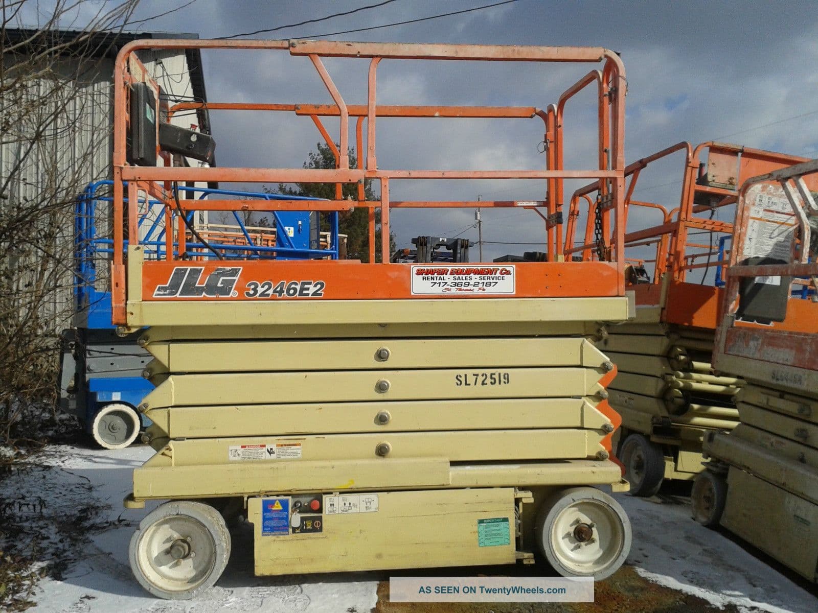 Scissor Lift 10 Meter Heavy Equipment rental Jakarta