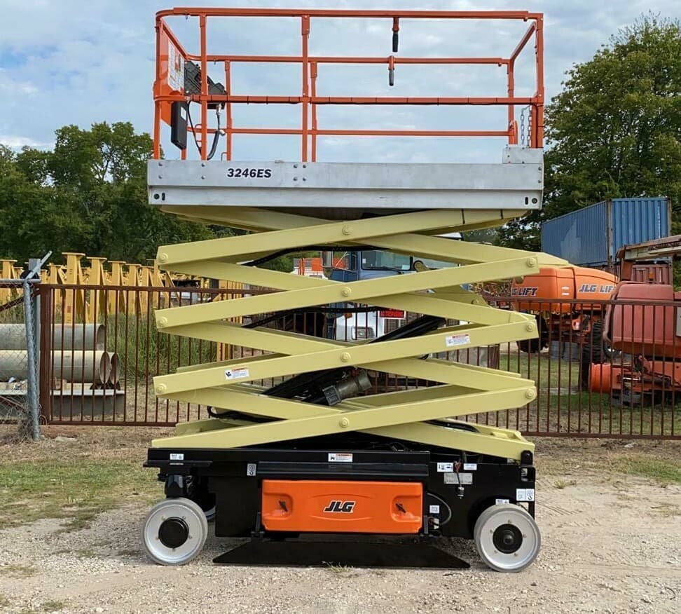 Scissor Lift 12 Meter Heavy Equipment rental Jakarta