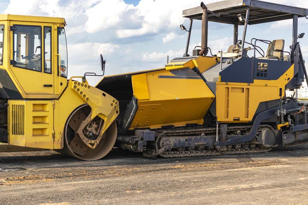 Asphalt Paver / Finisher Heavy Equipment rental Jakarta