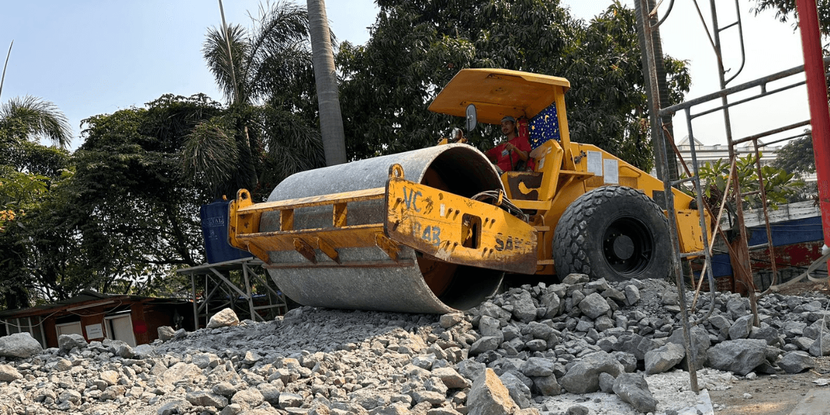 Bulldozer DSS D65 sewa Alat Berat Jakarta