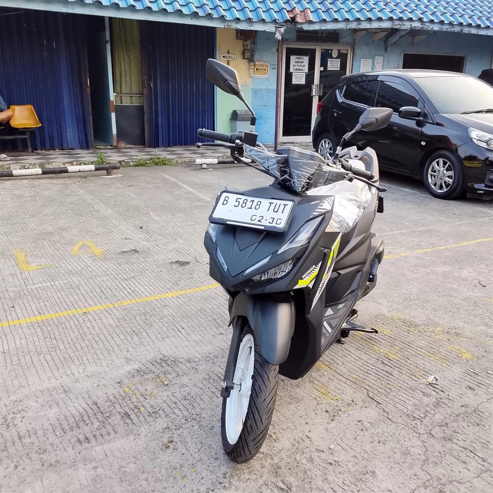 Vario cc Street (B RCG) Motorcycle rental Jakarta