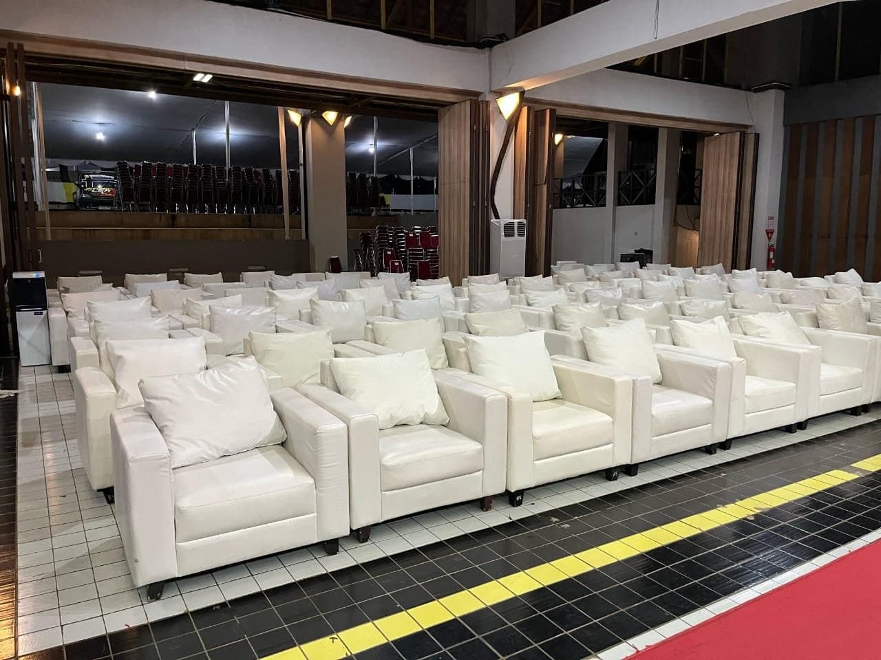 Meja Dealing TOP Kayu Furniture rental Jakarta